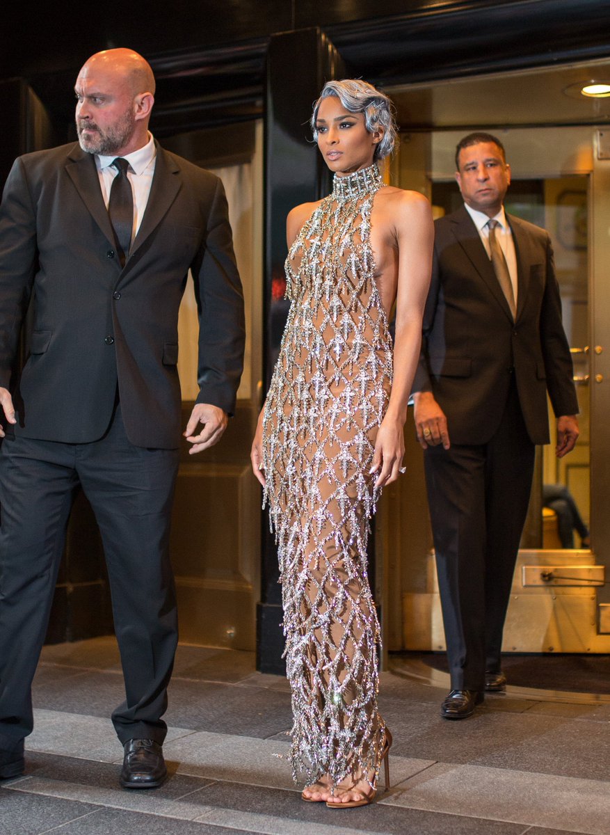 kennyyKEN's tweet photo. HQ's. Ciara X #MetGala https://t.co/ItFR2oPIpX
