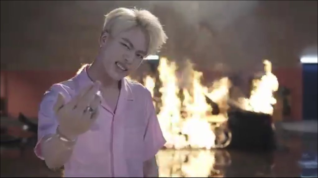 excbxxx's tweet photo. だいたい

最年長は

FIREで

いったい何回

人を挑発すれば

気がすむのでしょう

#BTSで妄想 https://t.co/caqIrQsRlD
