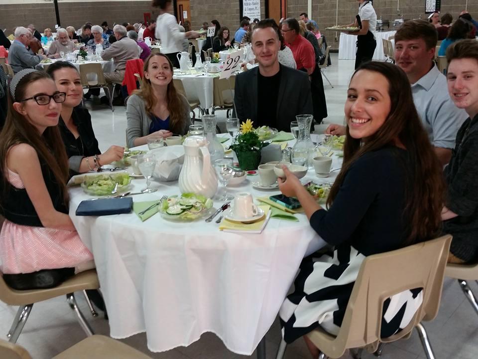 jay_mcculloch's tweet photo. Tonight I sat at table with 7 reasons WHY to VOTE YES. All seven are ECSD students who deserve the best. #ECSDYes! https://t.co/dMeyUl76mX