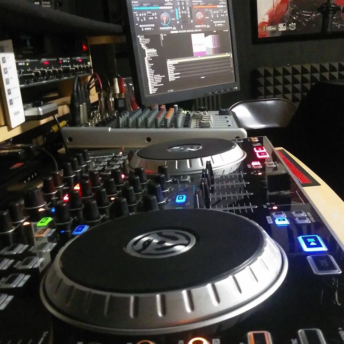 1516radio's tweet photo. Getting ready for Wednesday show #1516radio #hiphop #music #dj #podcast #follow #rap #radio #underground #studio https://t.co/jPo8RIPNLf