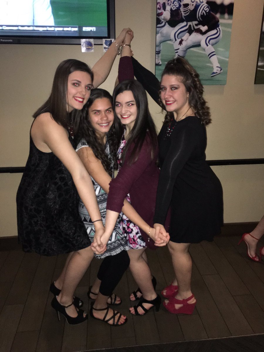 gabbysybert06's tweet photo. missing my fam a little extra today, it's going to be so hard leaving them 💗 https://t.co/MbtP4joxfJ
