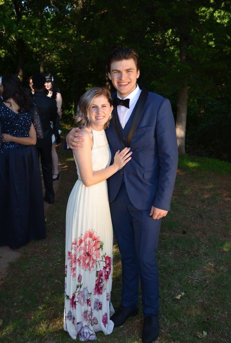 rachel_fundy's tweet photo. I'm a little late, but thanks to all those who made this an incredible last prom! Definitely a night to remember! 👑💖 https://t.co/linfZLGS2N