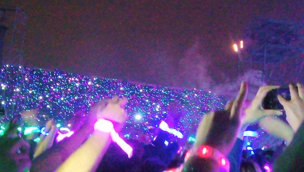 lostboy1975's tweet photo. @coldplay recuerdo del gran concierto en Chile , Gracias coldplay!! https://t.co/J8JLtQVlPB