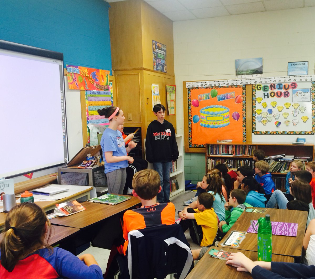 cmarsh101's tweet photo. 7th gr debaters sharing insights &amp; experiences w/ LL 4th graders #collaboration #wsd101 #mcbulldogs101 @aklemburger https://t.co/VyZGNQ9W5k