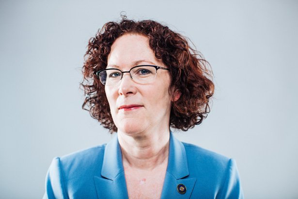 ValHoyle's tweet photo. Proud to receive the endorsement from the @EugeneWeekly. #OregonSOS #IStandWithVal
https://t.co/G4LmlTpsD7 https://t.co/1HuTDKnAYf