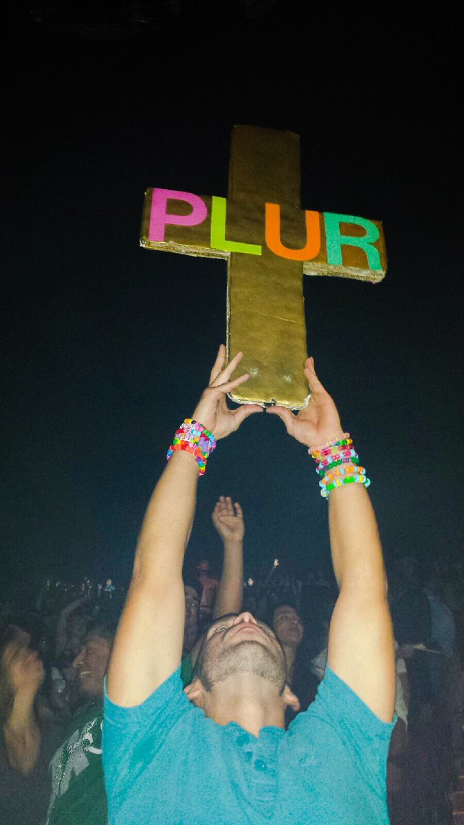 thepope28's tweet photo. Hey @kaskade will I be able to take this into your show at LA Convention Center in Saturday? https://t.co/PLb37v0P2E