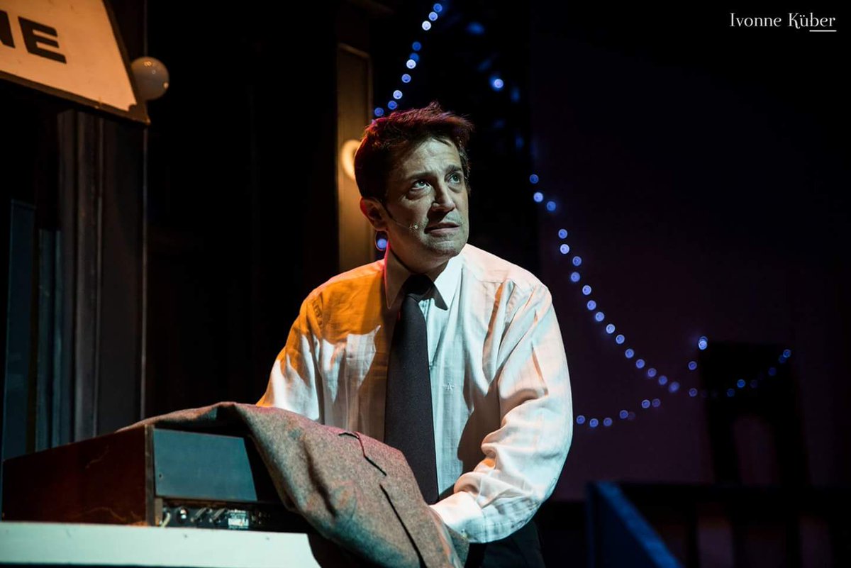 ¡Maldicion! El jueves es la última función.¿Ya tienes tu entrada?