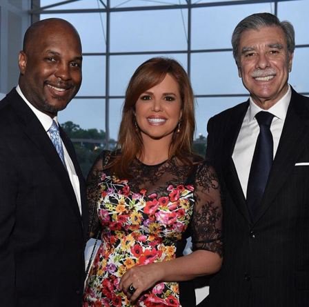 TelemundoIntl's tweet photo. Nos unimos a la felicitación de 
@mariaceleste, reconocida por parte de HACR por sus 30 años en la televisión. https://t.co/X7Gz4NxsJ0