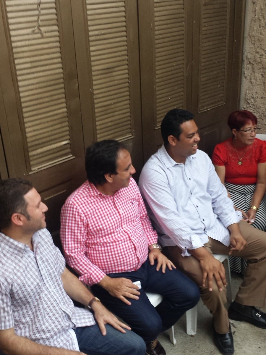 EliasDiputadoDn's tweet photo. Ahora acompañamos a nuestro Diputado a una gran actividad en el Ensanche Parabel. https://t.co/sjX3BaWlOf