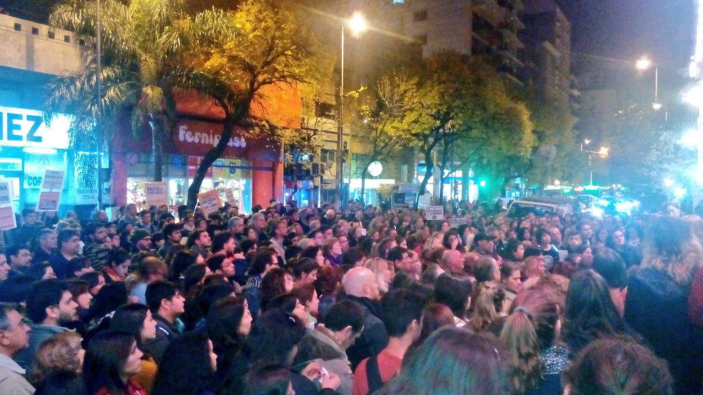 triheredia's tweet photo. Acto frente Teatro San Martín por la memoria de Lis Funes #NiUnaMenos #BastaDeFemicidios https://t.co/1UzDzxN8N0