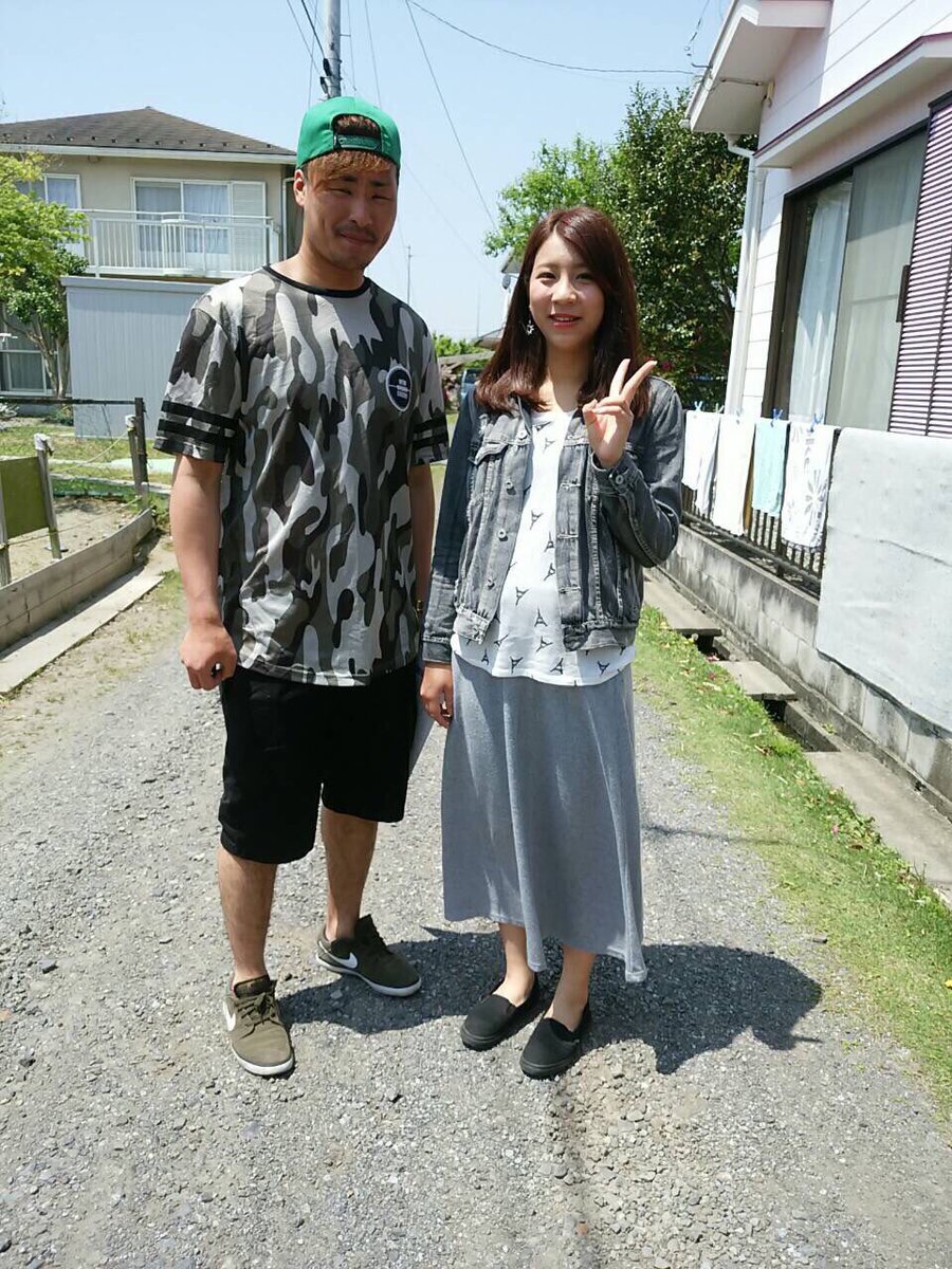 fuckinallhero's tweet photo. 5月1日。林有紀と入籍しました✌️
綺麗な嫁はんもらって幸せです♡
霊長類最強の家庭を築き挙げます！
9月からはパパとして頑張ります！ https://t.co/cgcXFSu1TS