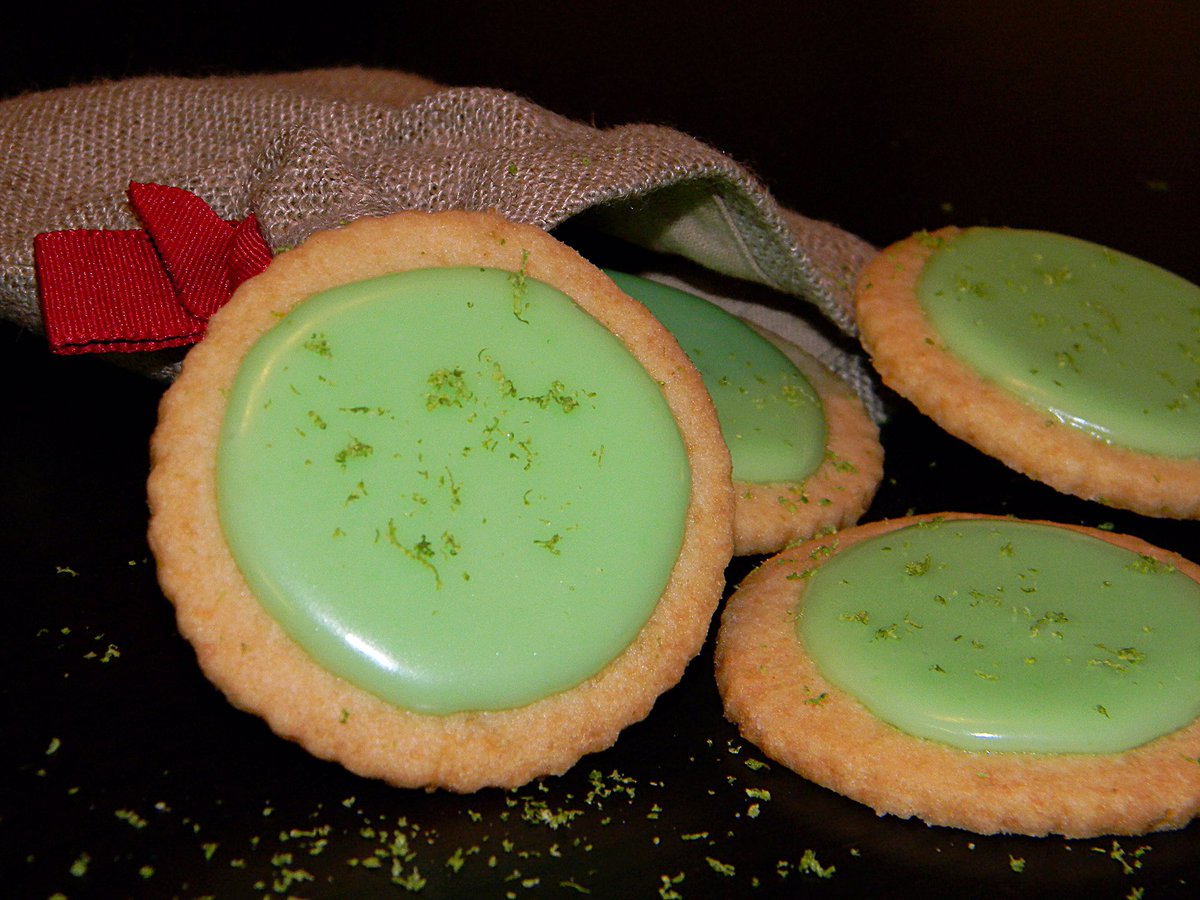Coconut Lime Shortbread Cookies with a Lime Glaze #gabyandsabristreats #cookies #lime