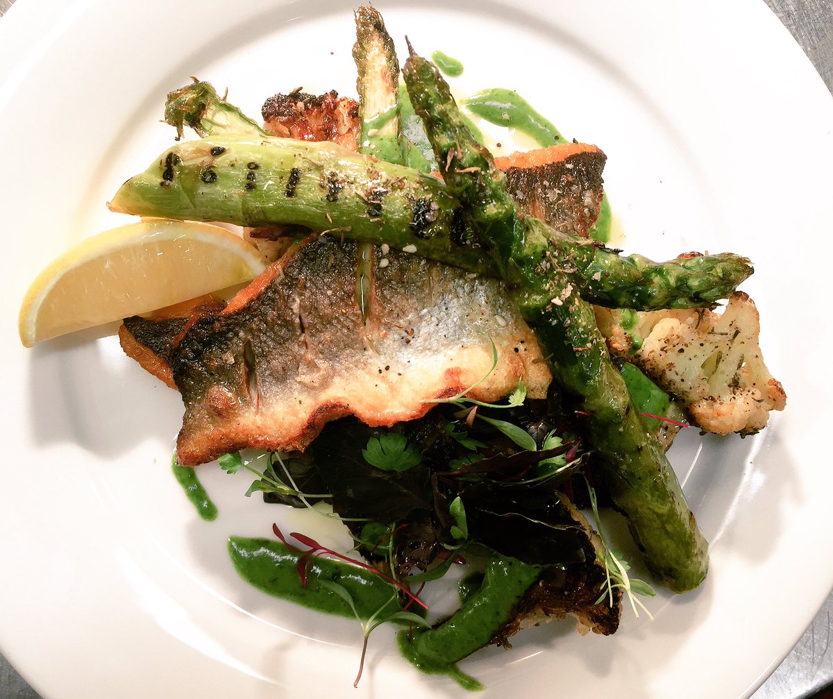 pimentodeli's tweet photo. @OscarsCowbridge-A light Supper dish of Seabass with Za'atar roasted Cauliflower, spinach cream and welsh asparagus. https://t.co/vXkKTn2pJ9