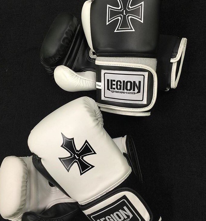 bizandbiceps's tweet photo. #Giveaway time! ✅Head to our IG (@activ8media) and enter to win this sick set of #mma gear!  👊#activ8media #contest https://t.co/LOaqNKBD7D