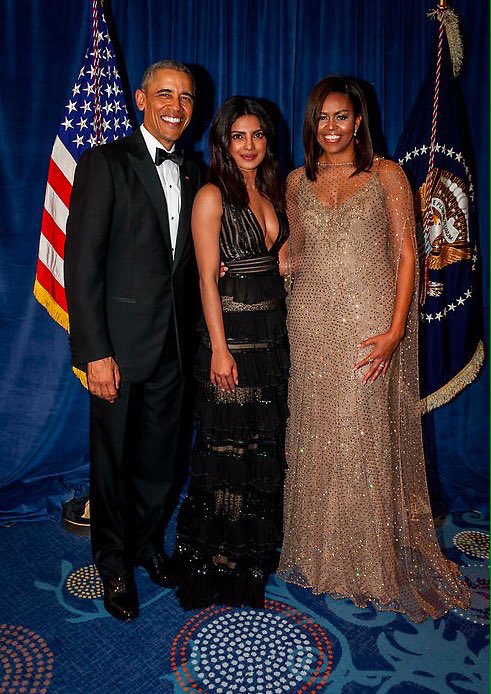 PageantsNEWS's tweet photo. HQ pics of Miss World 2000 @priyankachopra with President @BarackObama and @MichelleObama #WHCD https://t.co/JIspxnIkRG