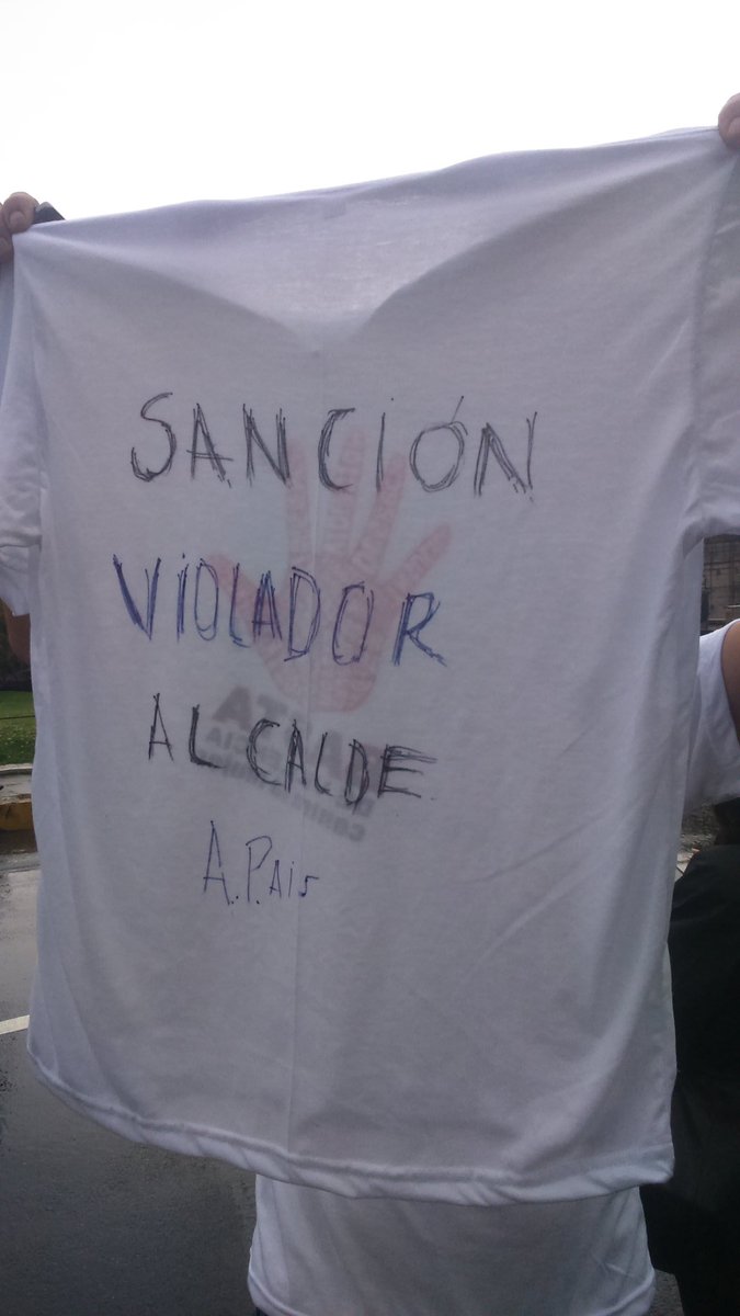 PlataformaNDM's tweet photo. #Justiciaparaanita Alcalde de Rioverde seguirá detenido. Gracias el apoyo. Todavía falta mucho ATENTXS AL PROCESO https://t.co/hYwRqay4y1
