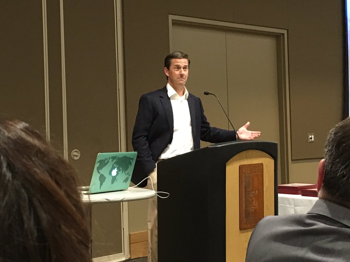 pittstate's tweet photo. Congrats to Jon Cassity, Honors College Donor of the Year! #oagaag https://t.co/805gb7v64s