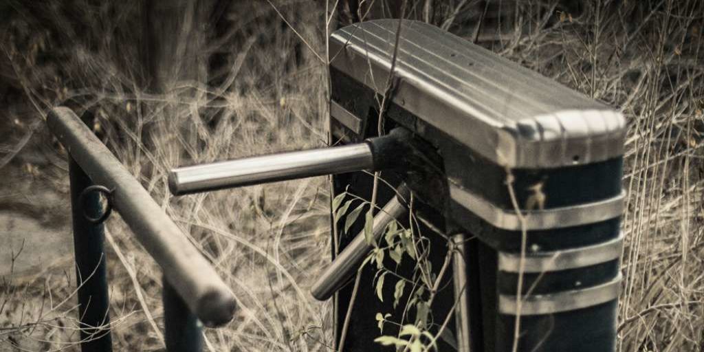 PopMech's tweet photo. Texas Photographer Shares 'Haunting' Photos of Abandoned Theme Park https://t.co/bgejd4Ej3W https://t.co/pGZQSdZbfn