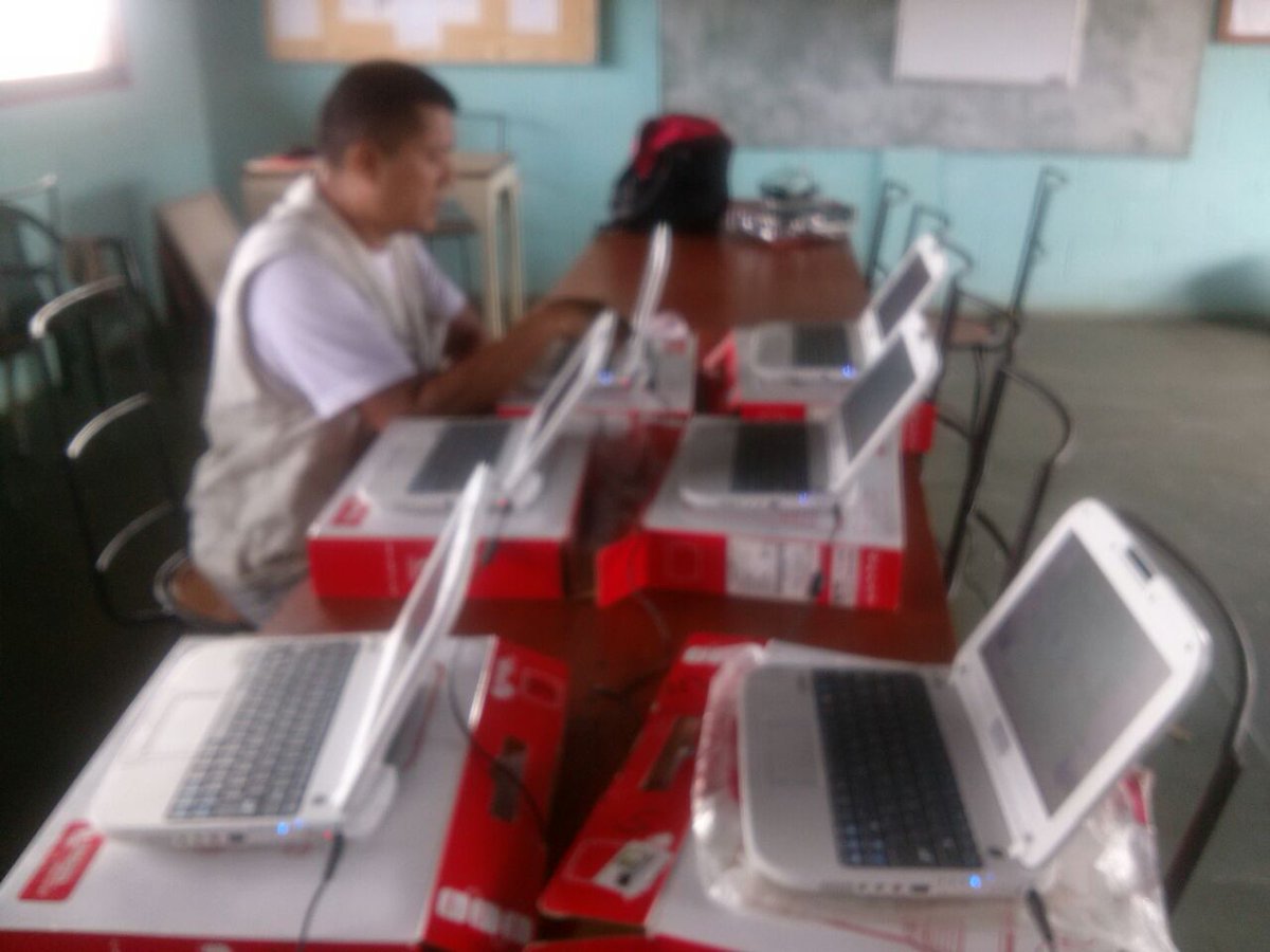 CbitFraganaco's tweet photo. Actualización de laptop canaima alumnos. ETA San Joaquín. Municipio San Juaquin. Edo Anzoátegui. https://t.co/VrZNtVfmKx