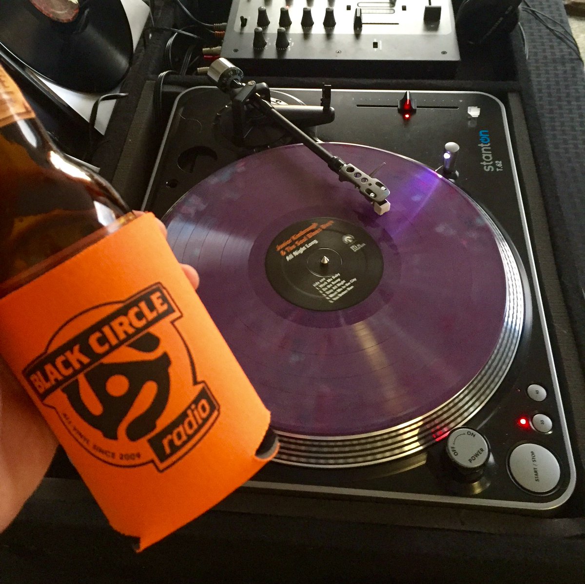 dj_roclo's tweet photo. @BlckCircleRadio warms our heart and keeps your beverage cold #vinylnight #merchfordays #spinthatshit https://t.co/UYtp5bbEOZ