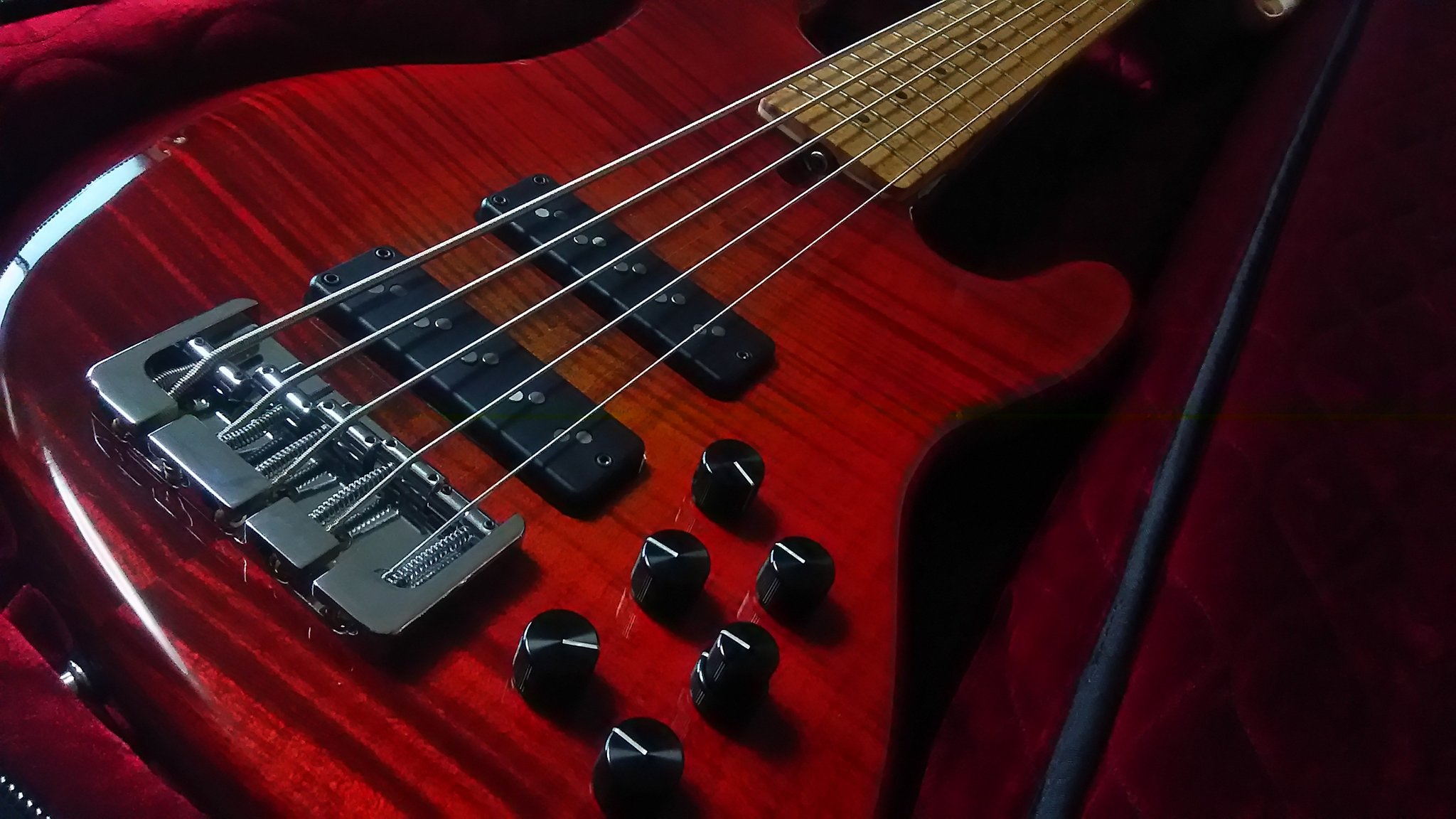 Ben 俺もやっとこ笑 Led Belli Bass Guitars ベース ベーシストと繋がりたい もうベーシスト全員繋がろうぜ 俺のベースかっこいい選手権 T Co Adq7l1rdaz Twitter