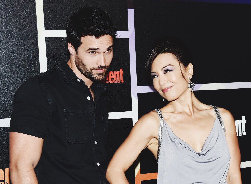 BrettDaltonOrg's tweet photo. Brett & Ming striking a pose on the EW Party red carpet at SDCC '14 😎 #DailyBrett https://t.co/U99cQe8CGz