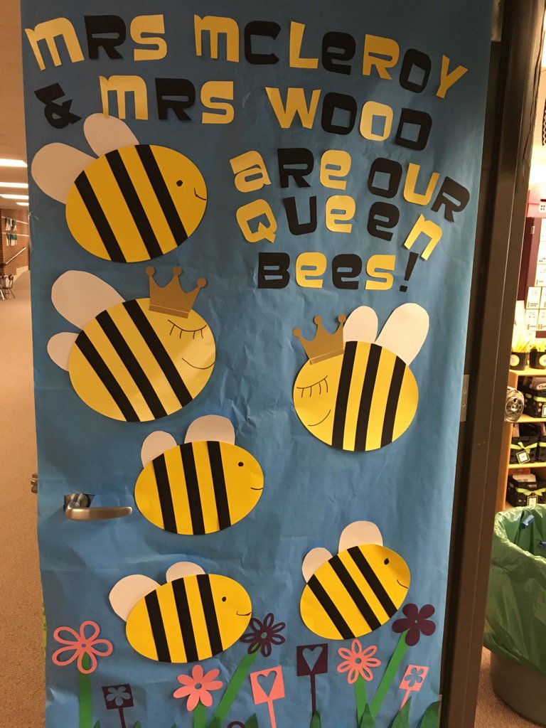 Lmac6365's tweet photo. Look at the Teacher Appreciation surprise from the Booth family! You made our day! https://t.co/HvIzb25x4w