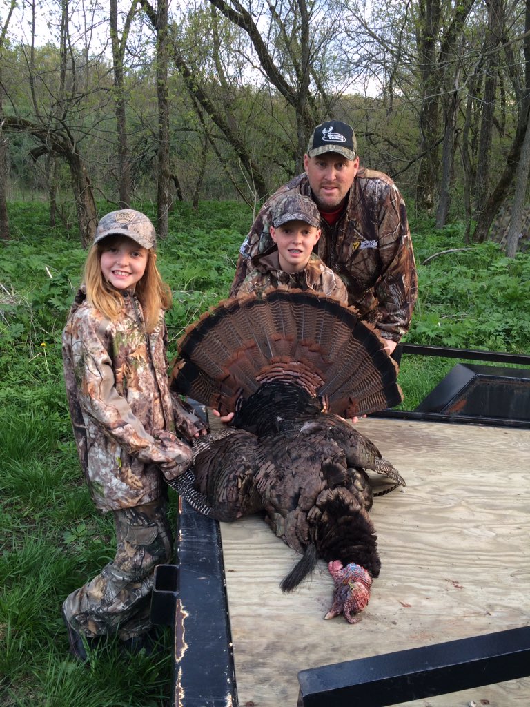 iamlongball's tweet photo. @JRCustomCalls with your call, family hunt complete! Unfortunately I shot it and not Lucas. https://t.co/5zUvVRq5Ei