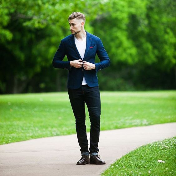 7FAM's tweet photo. Now Pinning: #Blogger #StreetStyle we love 💙  https://t.co/lNB3QZRmSU #my7FAM https://t.co/4wnsteZges