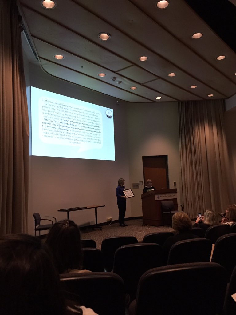 ChicagoAreaBFC's tweet photo. Dr Shelly Mann receives a Breastfeeding-Friendly Award #CABCphys2016 https://t.co/sNXpMOFzi5