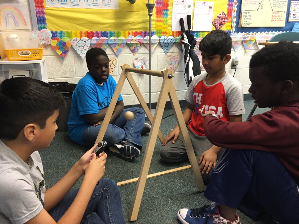 MsGLSES's tweet photo. #scientists #in #the #making! #experimental #design #pendulum #experiment @LortonStationES @DanLindsay82 https://t.co/oLuJ5ozXwE