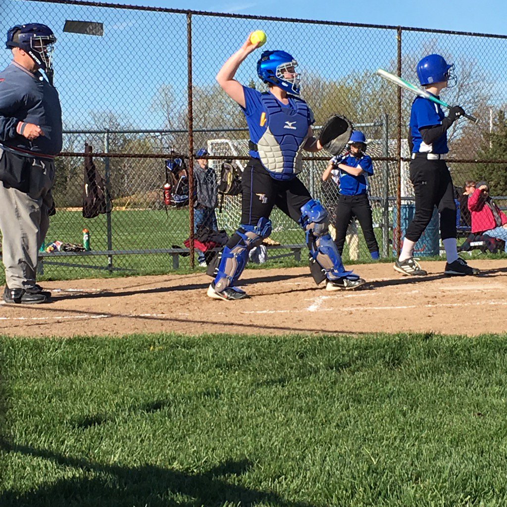 angie1_dan's tweet photo. Great job new Berlin west jv softball!!! https://t.co/VmWanoz00M