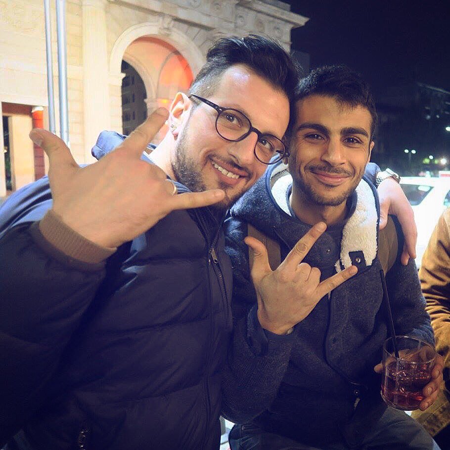 SassanoSax's tweet photo. π¨βπ¨βπ¦πͺπ±π€π»
#afterwork #colleagues #Marta #Leo @antonysax #rocknroll #friends #american #DadLeo #Tal_Samson #photo https://t.co/NoUqNt7D5v