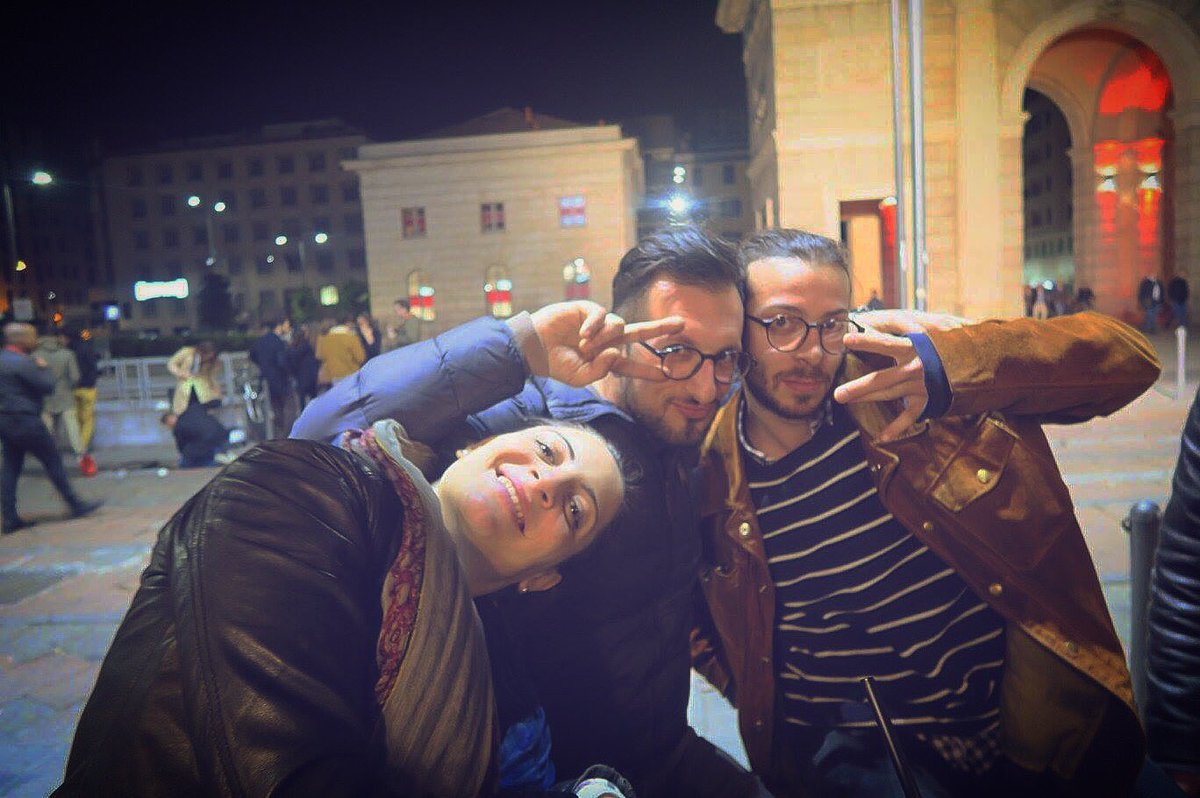 SassanoSax's tweet photo. Blenderino π¨βπ¨βπ¦πͺπ±π€π»
#afterwork #colleagues #Marta #Leo @antonysax #friends #american #DadLeo #Tal_Samson #good https://t.co/jQ8BGgct2e