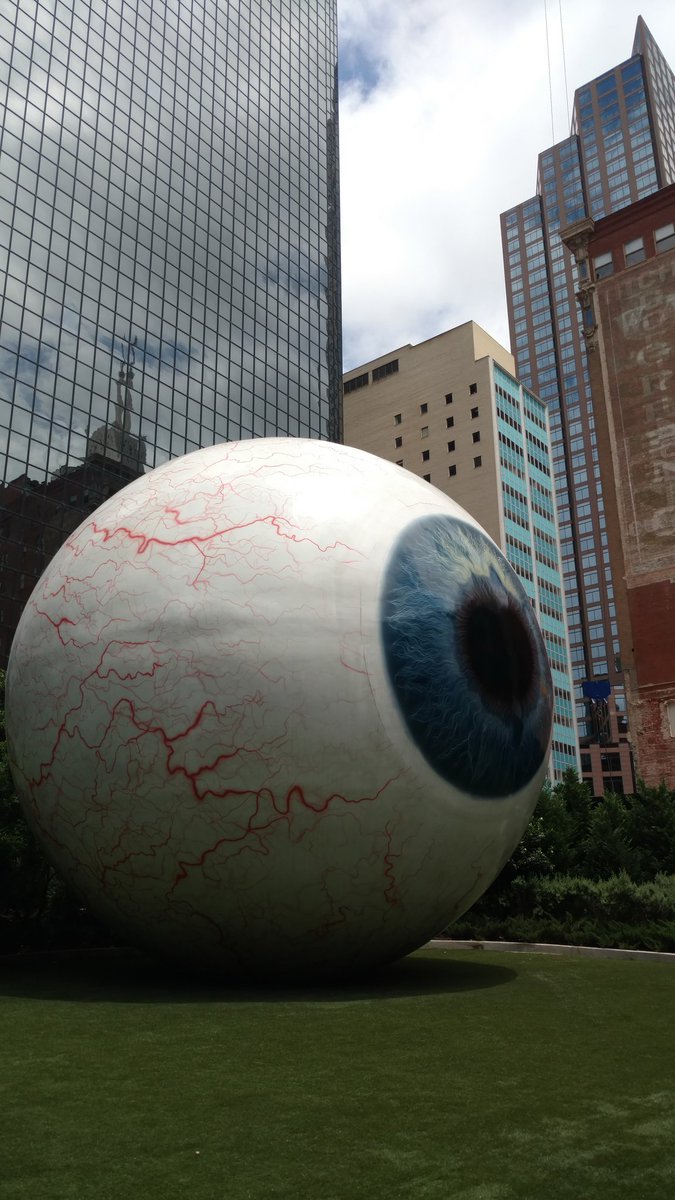 7colt7's tweet photo. The shit I see in Dallas https://t.co/I70O9DOndm