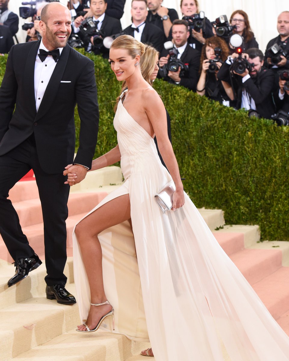 BFA's tweet photo. #JasonStatham & @RosieHW take the steps of the #MetGala2016. Photo by #BillyFarrell for https://t.co/JxX9d6aJpB https://t.co/pL7DguTMql