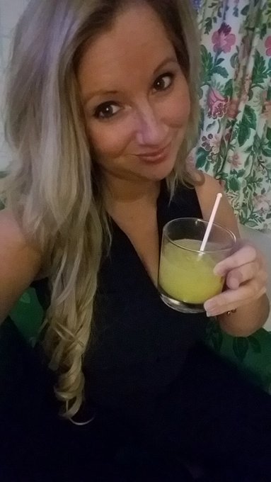 Cheers! https://t.co/oUZp5cyVgB<a href="/tag/blondeshavemorefun"class="tags"><span>#blondeshavemorefun</span></a>
