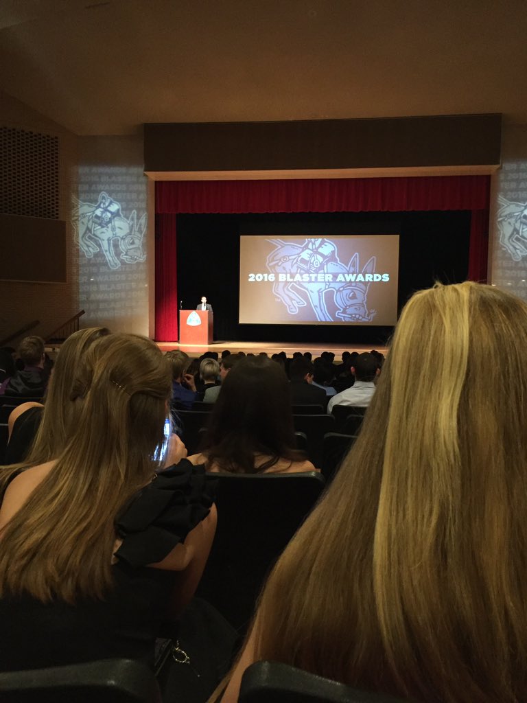 T_revruns's tweet photo. We're live at the 1st Annual Blasties. https://t.co/LRWUjy5JPI
