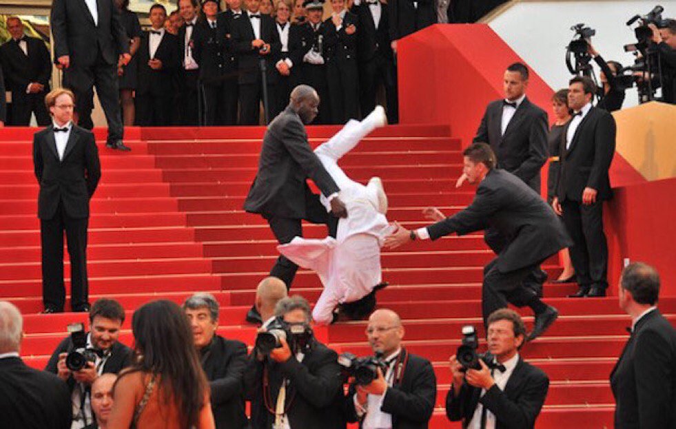 Camila_Cabello's tweet image. exclusive pic of me at the met gala tonight