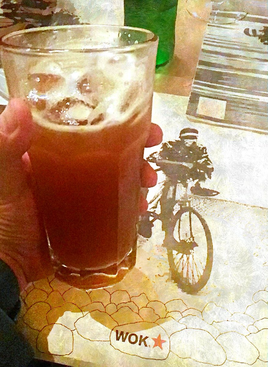 r_daza's tweet photo. Gracias a @restaurantewok por ofrecer #aguaepanela #essentialdrinking #yocreoencolombia https://t.co/5x3T8IthJY