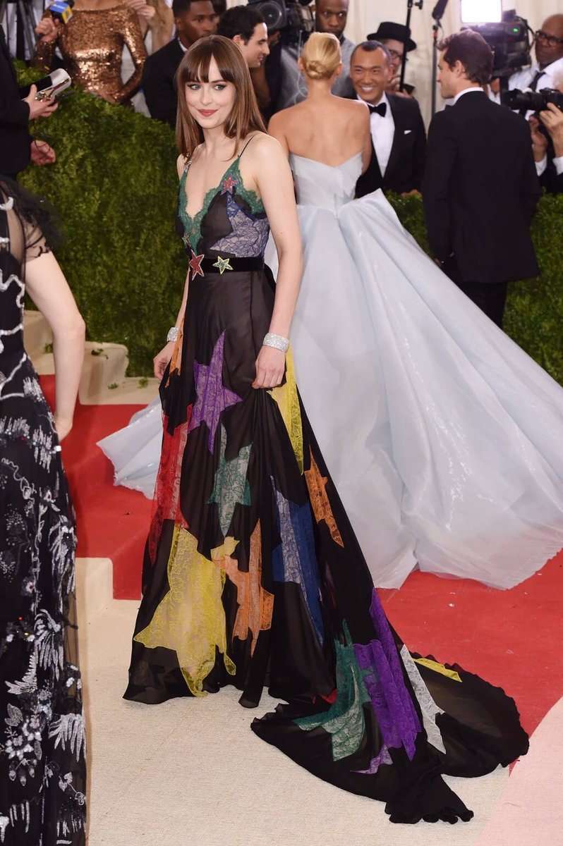 fsogindia's tweet photo. #DakotaJohnson at Met Gala 💖 https://t.co/7q0uZXb1mK
