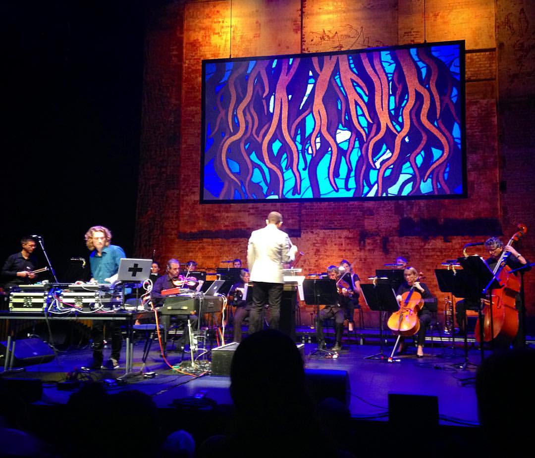 QSOrchestra's tweet photo. The #QSOCurrent show with @sampology &amp; @gordon_ham received a well-deserved standing ovation @Bris_Powerhouse on Sat https://t.co/n9k628Zacs