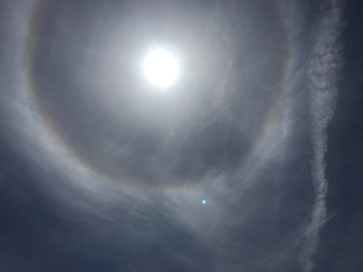grinagainagain's tweet photo. #justlook #question #doyoureallyknow? #whatishappening?
#geoengineering #weathermodification https://t.co/59tTKO3OmV