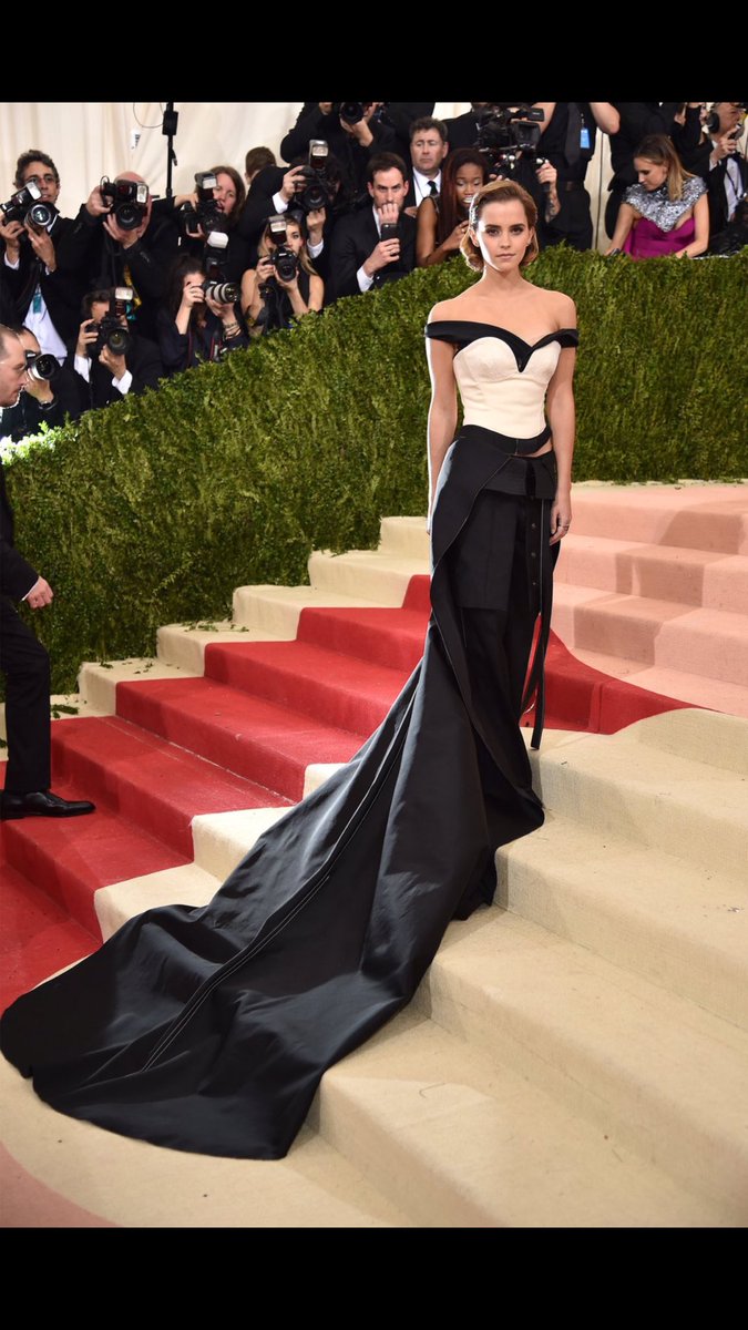 OneScatterbrain's tweet image. Emma in #MetGala 😍 @EmWatson 🌹