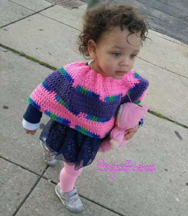 Muneerahhhh__'s tweet photo. Look at baby girl rocking her #stylesoffthehook poncho by @Hookwork_ 😍💖💜💙💚 Such a cutie #hookwear #hookwork https://t.co/SyESPOpKyF