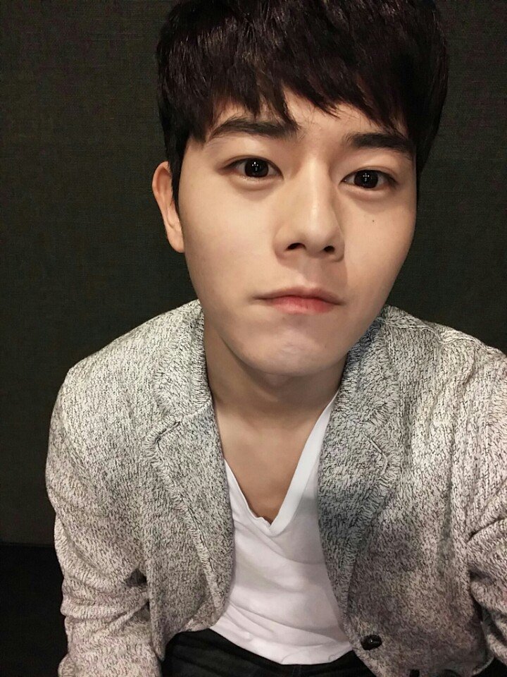 ZEA_9's tweet photo. [동준] #동준 이와 함께한 시간 즐거우셨나요? '#Healing' 들으시면서 점심 맛있게 드세요♥
#제국의아이들 #제아제이 #힐링 https://t.co/xJ1ZlZsgvh