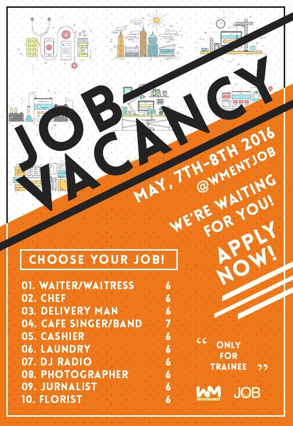 WMentJob's tweet photo. Seorang staff terlihat sedang membagikan flyer kepada trainee di depan WM Building.

 ❝— JOB VACANCY —❞ https://t.co/DR1dV8FKXx