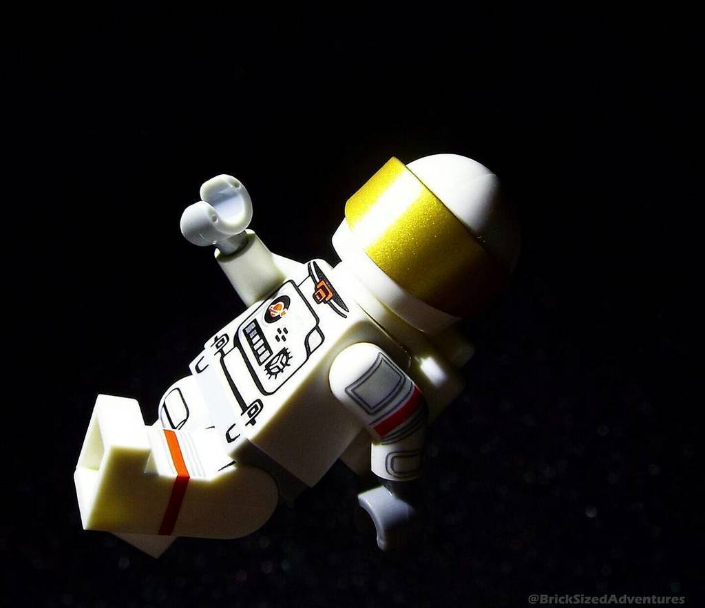 Insta_Lego's tweet photo. https://t.co/PFDHHZxgV2 - bricksizedadventures - Zero-grav never felt so good.
Space Guy 3/?- #lego #space #legosp… https://t.co/b1HKA79ivx