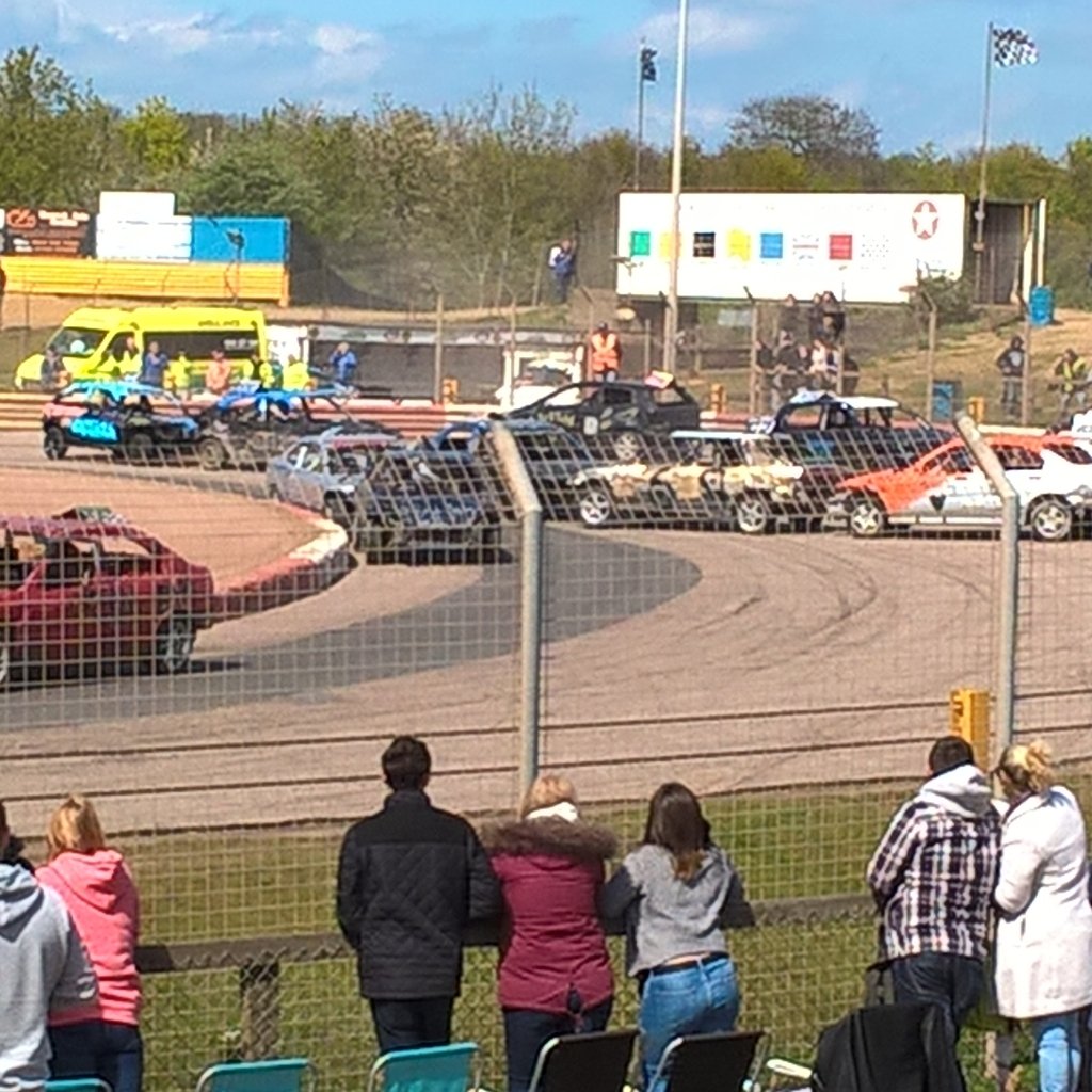 Completely bonkers #bangers at #Arena #Essex yesterday, or was just the usual bank holiday traffic?