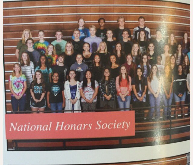 nate_randle_'s tweet photo. My niece is a graduating senior with high honor grades...just got her yearbook today. #YearbookFail 🎓👊🏽 https://t.co/ethKDN0NoF